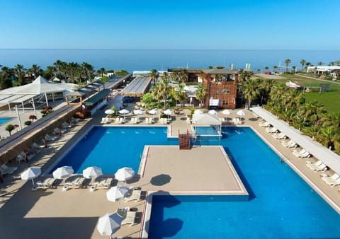 Day, Natural landscape, Bird's eye view, Swimming pool, sunbed