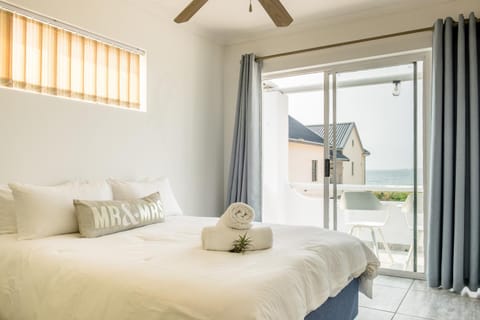 SA Shores 32 on George Road Britannia Bay House in Western Cape