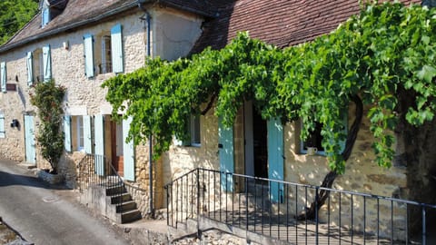 Property building, Street view
