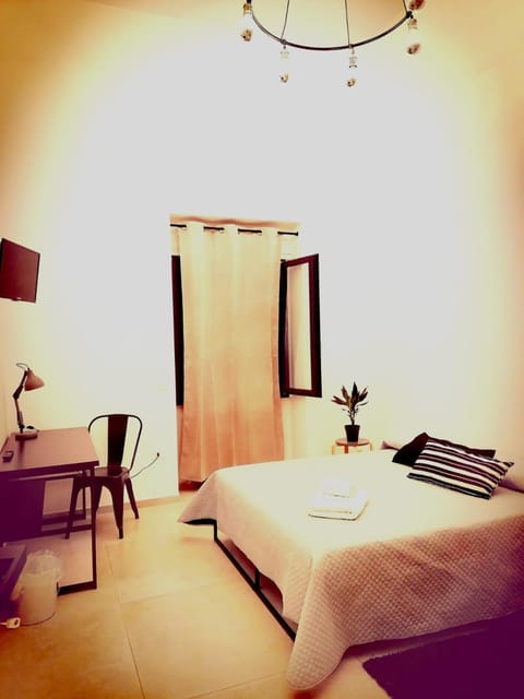 Bed, Photo of the whole room