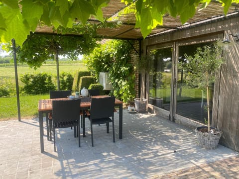 Spring, Day, Garden, View (from property/room), Balcony/Terrace, Dining area, Garden view
