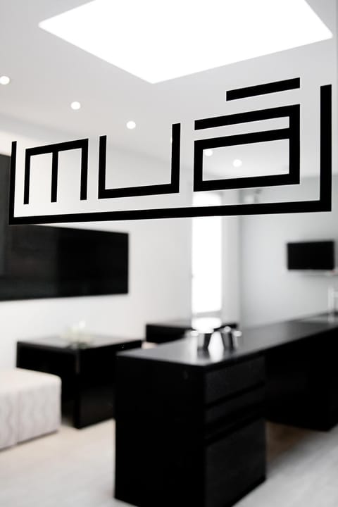 Communal lounge/ TV room, Lobby or reception, Decorative detail