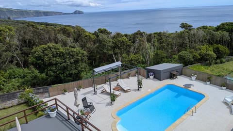 View (from property/room), Garden view, Lake view, Landmark view, Mountain view, Pool view, Sea view, Swimming pool