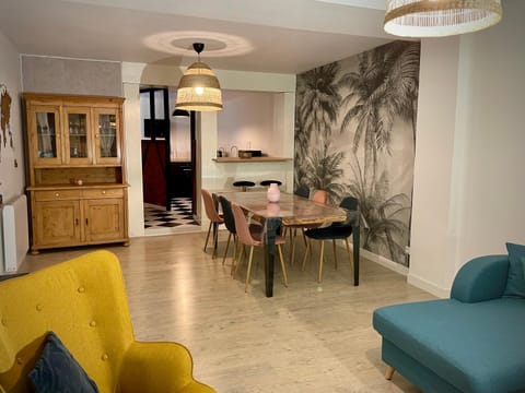 Living room, Dining area