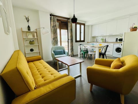 Living room, Lounge or bar