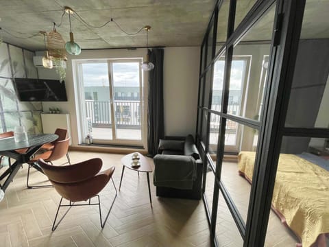 TV and multimedia, Seating area