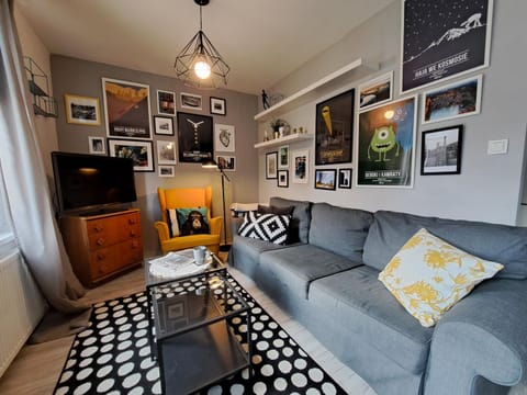 Communal lounge/ TV room, Library, Library, TV and multimedia, Living room, Pets, Pets, Pets, children, children, pet friendly, pet friendly