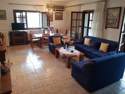 Living room, Seating area