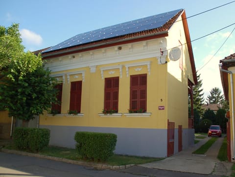 Property building, Facade/entrance