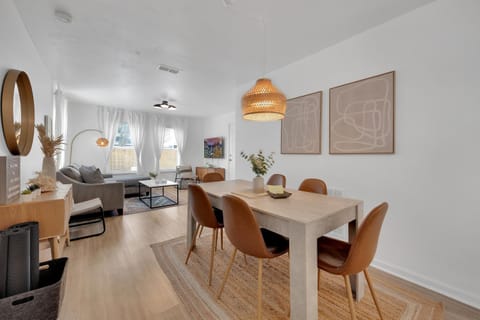 Living room, Seating area, Dining area