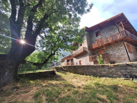 Property building, Garden, Garden view, Landmark view