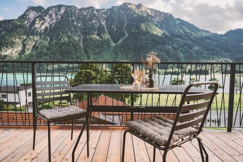 Property building, Natural landscape, View (from property/room), Balcony/Terrace, Lake view, Mountain view