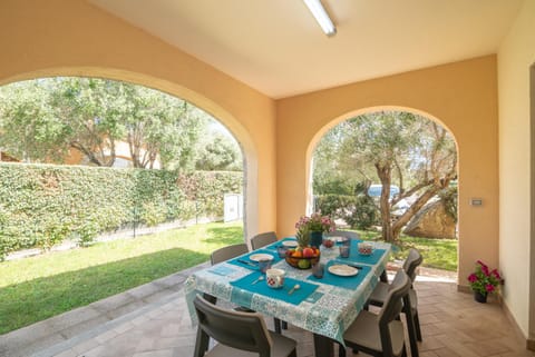 Garden, Dining area, Garden view