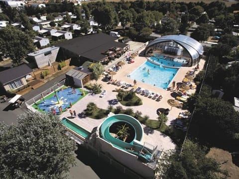Bird's eye view, Swimming pool