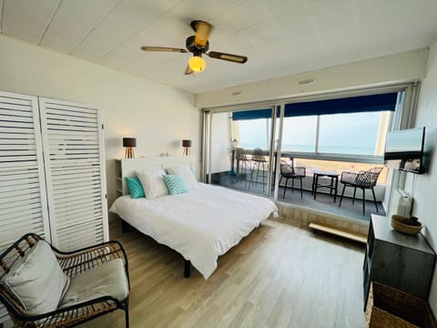 Bed, Balcony/Terrace, Sea view