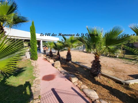 Joli T2 climatisé au calme à 10 mm de Porto-Vecchio dans une résidence de tourisme Apartment in Zonza