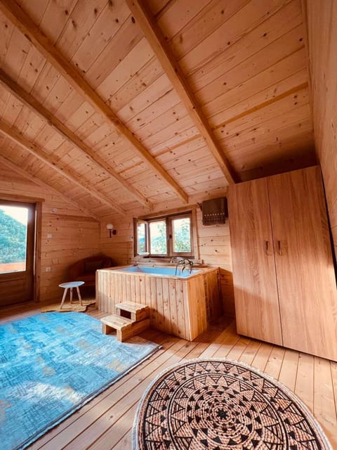 Hot Tub, Bedroom
