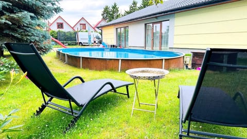 Day, Natural landscape, Garden, Garden view, Pool view, Swimming pool, Swimming pool, sunbed