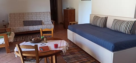 Magnolia Traditional Stone House in Vamvakou House in Arcadia, Greece