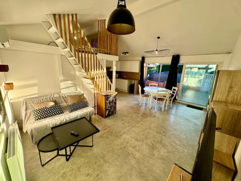 Grand studio avec terrasse Apartment in Provence-Alpes-Côte d'Azur