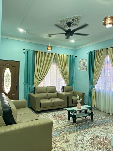 Living room, Entertainment