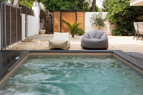 Garden, Garden, Swimming pool, sunbed, sunbed