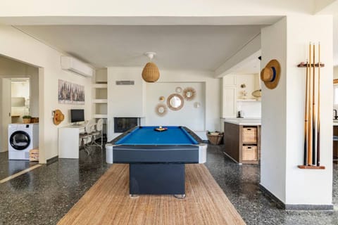 Billiard, Living room