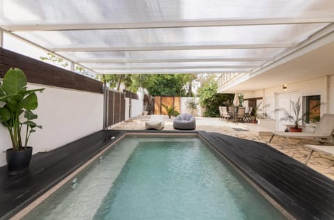 Garden, Garden, Hot Tub, Hot Tub, Swimming pool, sunbed, sunbed