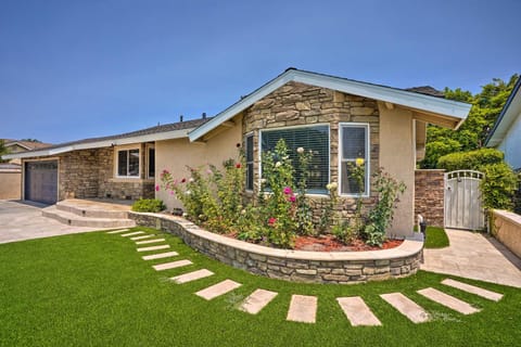 Quiet Anaheim Home with Pool, 5 Mi to Disney! House in Stanton