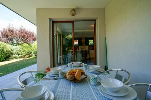 The Maryalice charming little house next to the beach! House in Talloires