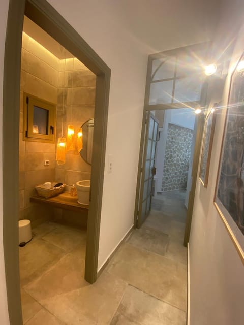 Bathroom, Photo of the whole room