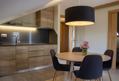 Kitchen or kitchenette, Lounge or bar, Dining area