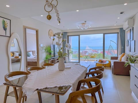 Natural landscape, Living room, Dining area, fireplace
