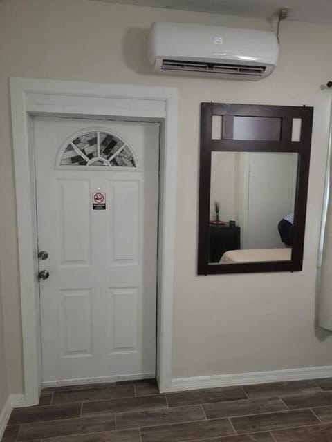 Sunshine Apartment in Town N Country