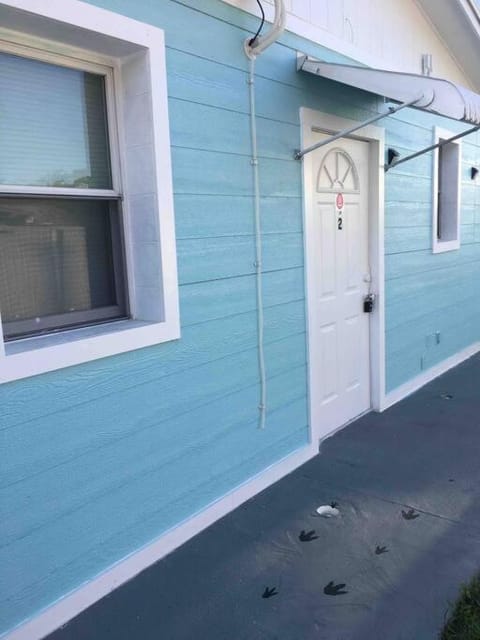 Sunshine Apartment in Town N Country