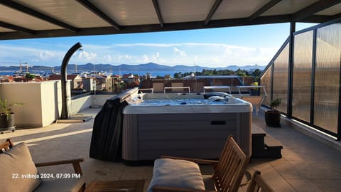Hot Tub, Balcony/Terrace, Sea view, Swimming pool