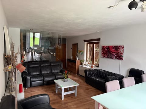 TV and multimedia, Living room, Dining area