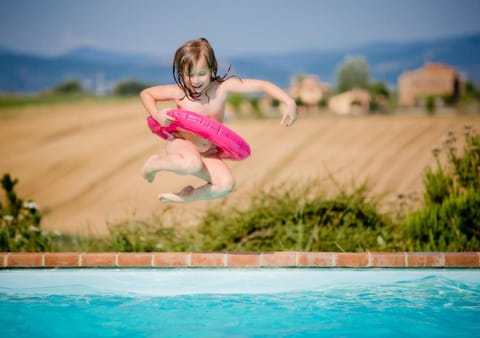 Swimming pool, children, Family