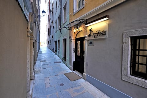 Property building, Street view