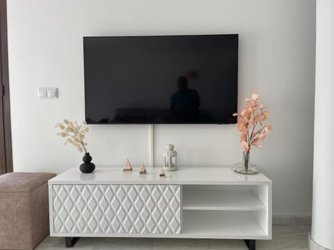 Communal lounge/ TV room, TV and multimedia