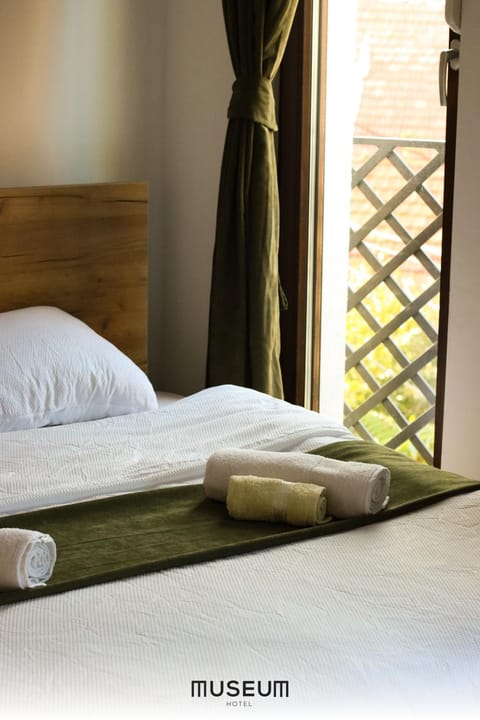 Bed, Photo of the whole room, Bedroom, towels
