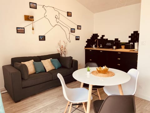 Living room, Dining area