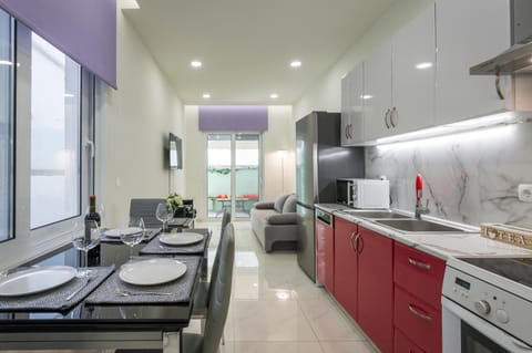 Kitchen or kitchenette, Dining area, dishwasher, oven, stove