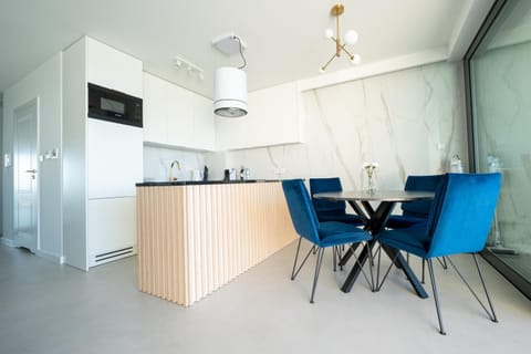 Dining area, kitchen