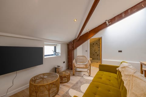 CoalShed Lofts - Groups -Exclusive Use Apartment in Bristol