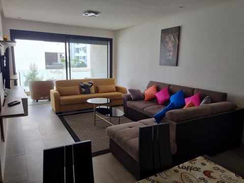 Living room, Quiet street view