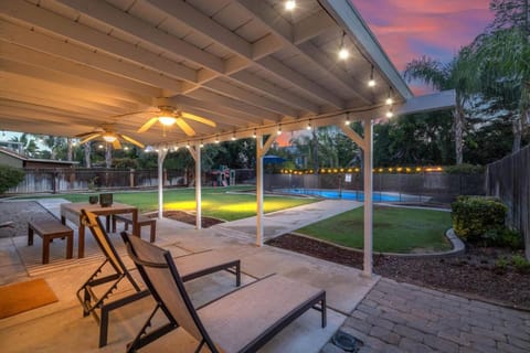 Property building, Dining area, Swimming pool, Location