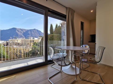 View (from property/room), Seating area, Dining area, Mountain view