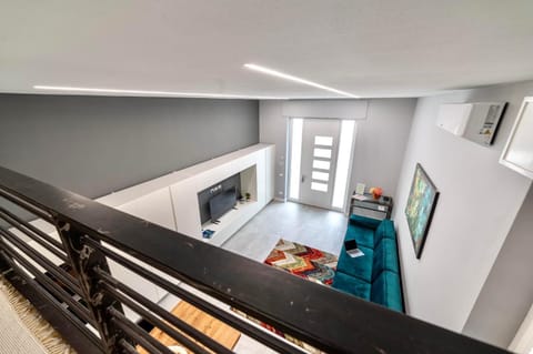 Bird's eye view, Living room