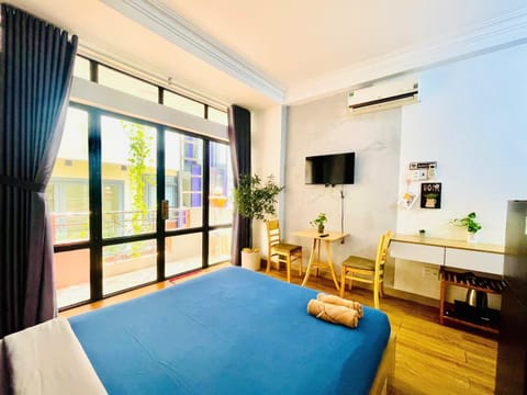 Bed, Photo of the whole room, Seating area